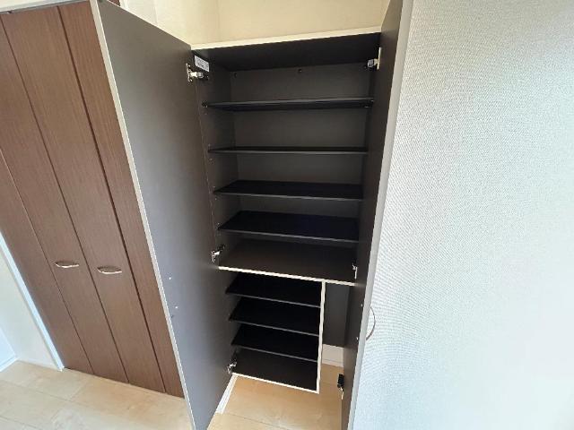 アウル103号室 下駄箱
