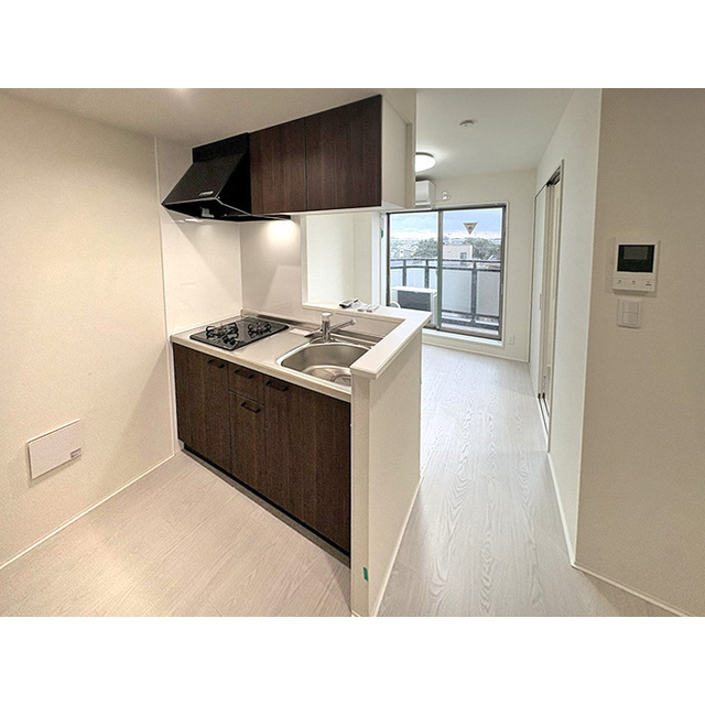 b'CASA金町EAST502号室 対面キッチン