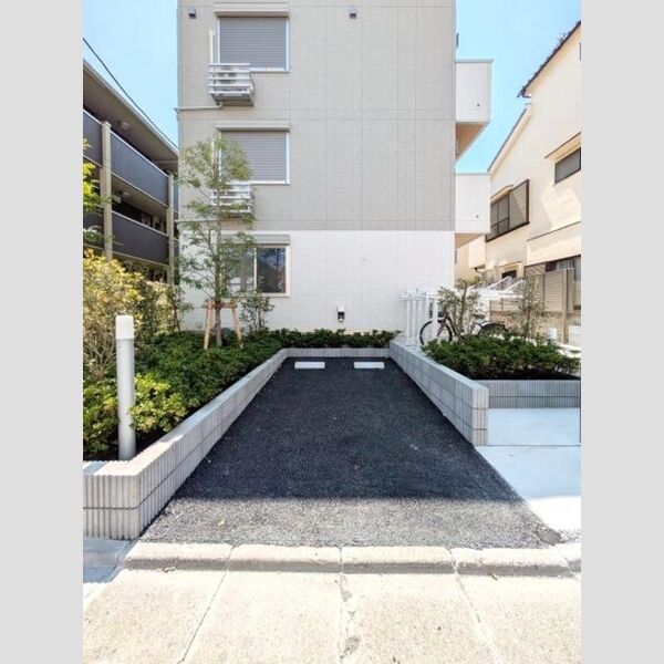 セレスティア南篠崎町305号室 駐車場