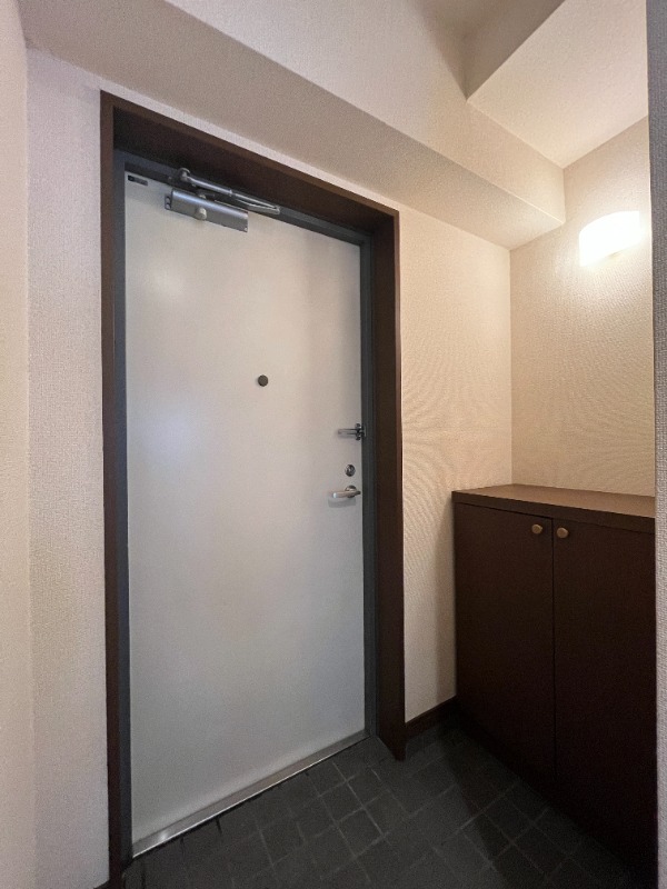 クレスト市ヶ尾3階 玄関