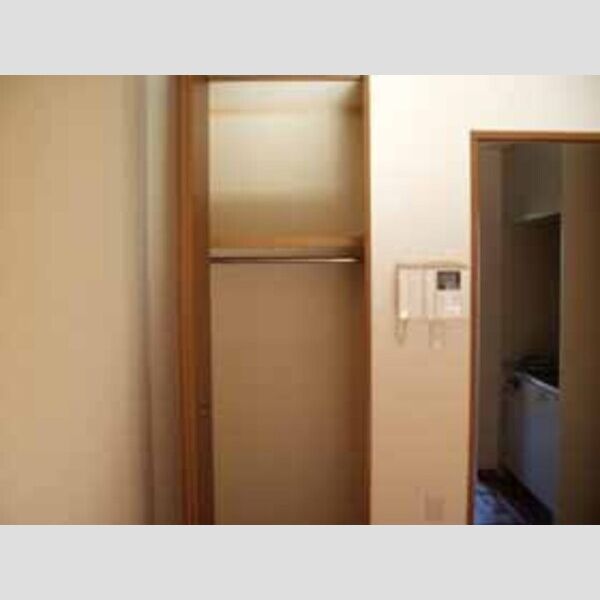 学遊館205号室 クローゼット