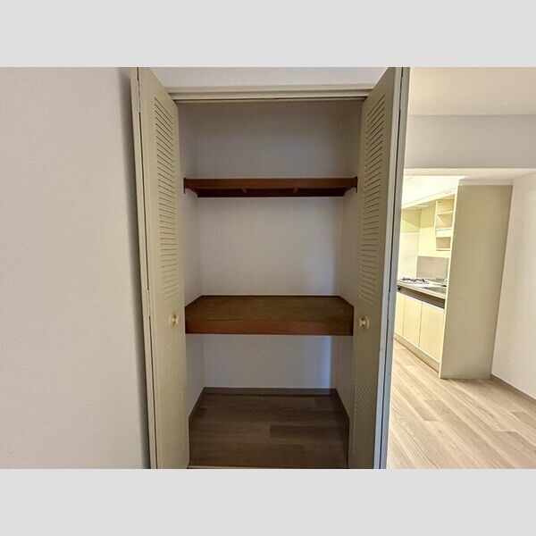 クレストガーデン津田沼105号室 物入