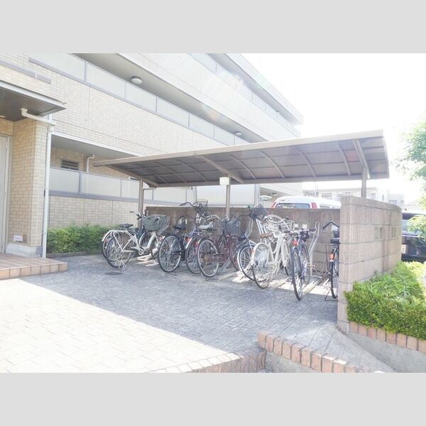 コンフォール 駐輪場