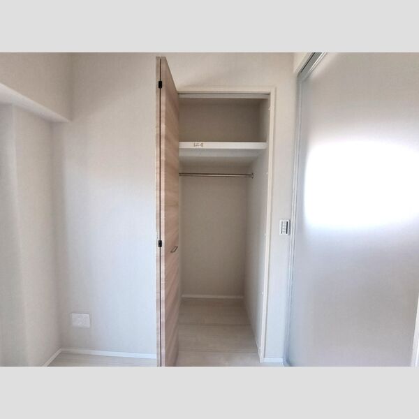 ベイサイドヒルズ関内601号室 クローゼット