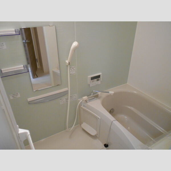 ヴィラージュ301号室 浴室