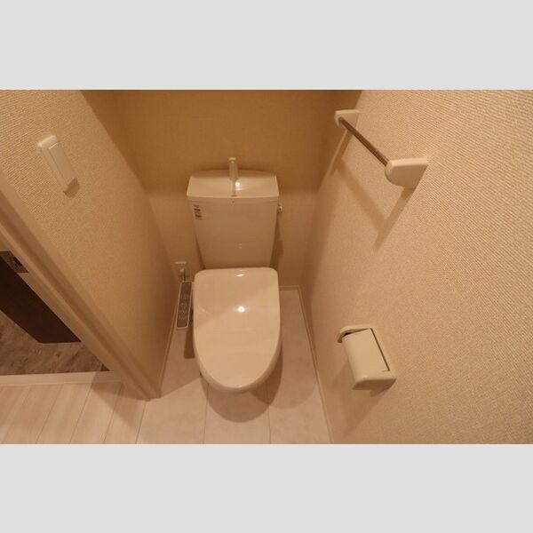 ライフマンションA・B　B206号室 トイレ　温水洗浄暖房便座