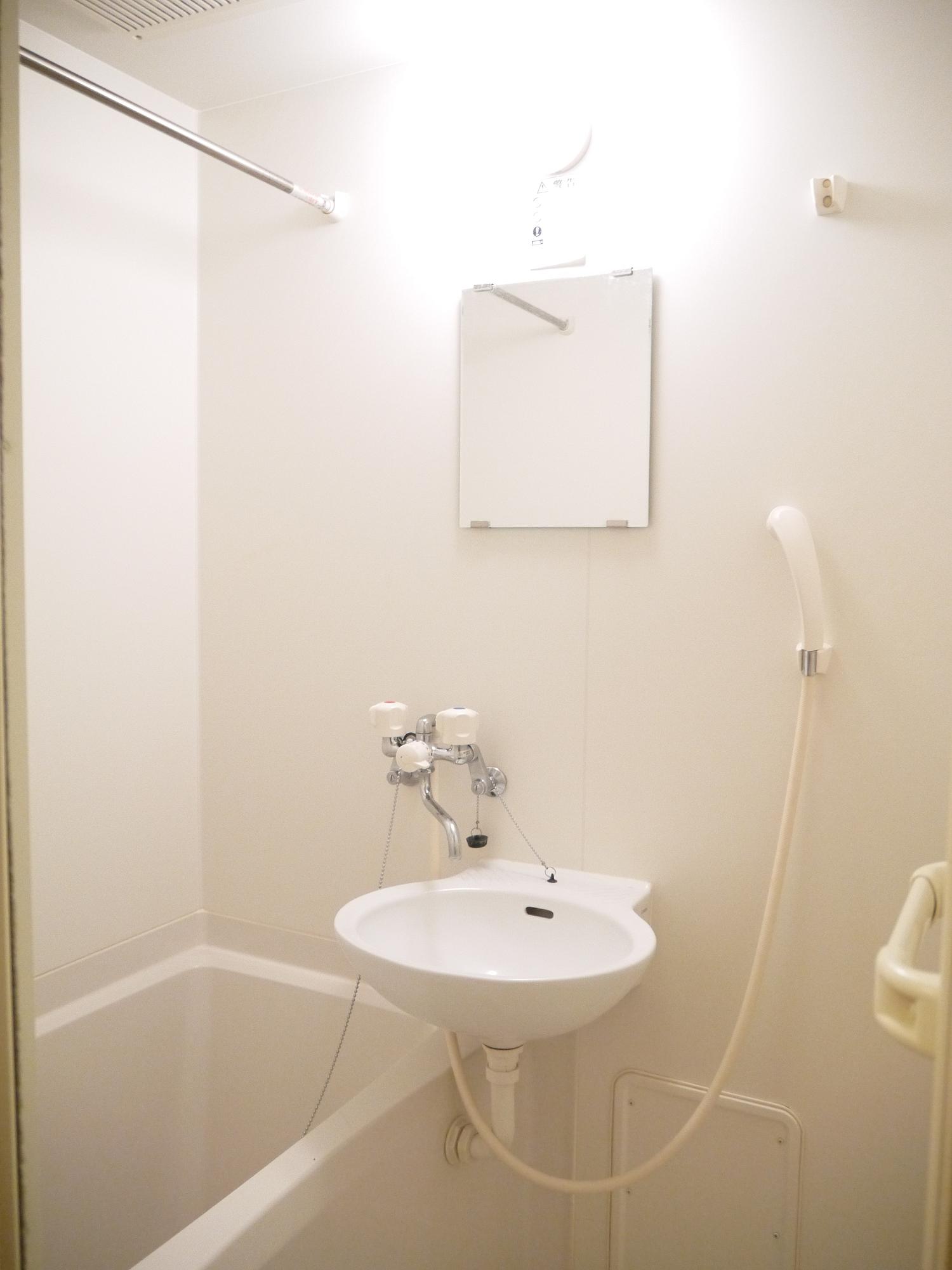 レオパレスコスモスⅤ 浴室乾燥機付き