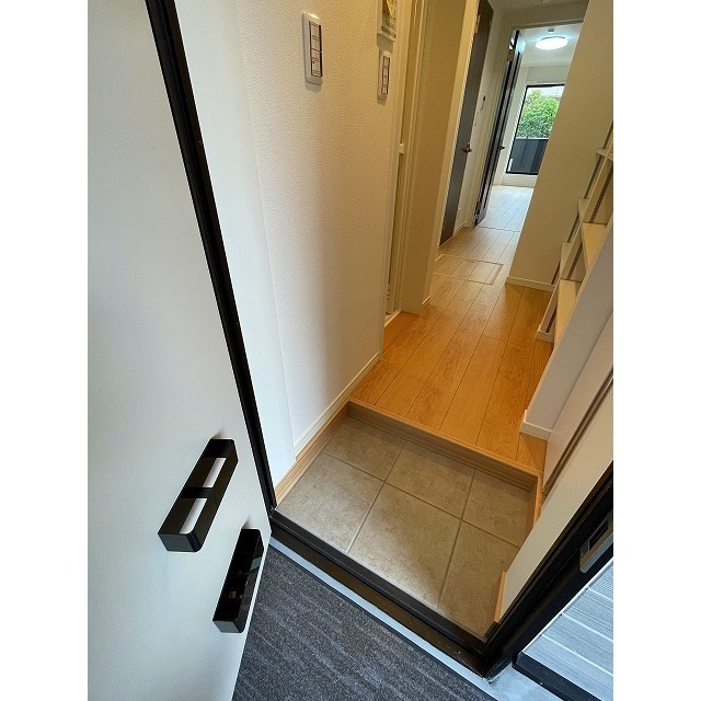 エクセラン馬橋west 玄関