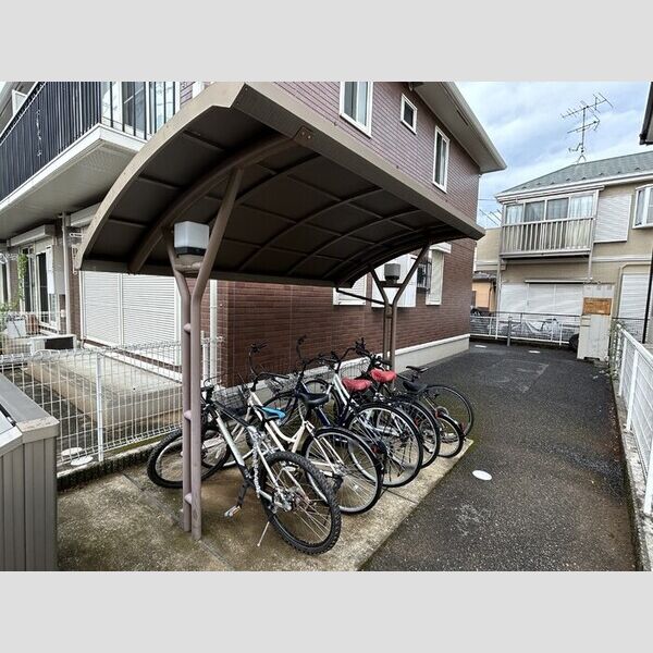 サニーウェル 駐輪場