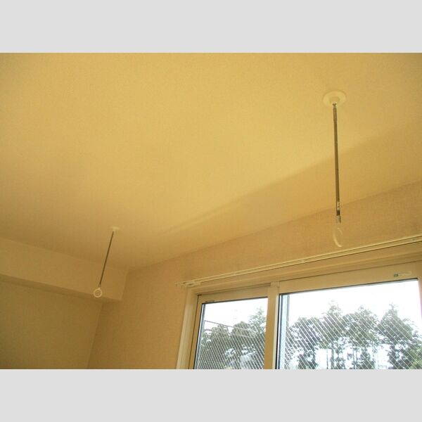 スプリングフォレスト　A 室内物干し