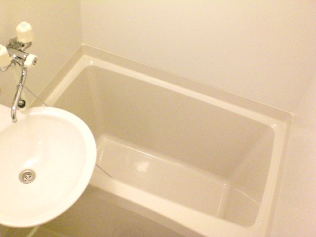 レオパレスノンノン106号室 専用ゴミ置き場