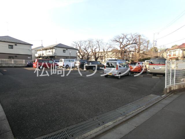メルベーユ松が丘2階 駐車場