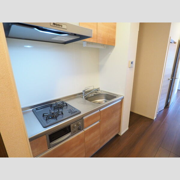 ロイヤルアーク307号室 システムキッチン(2口コンロ)