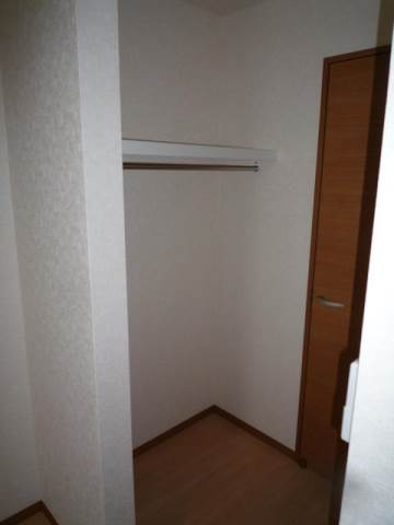 グランヒルズ岸谷3階 収納