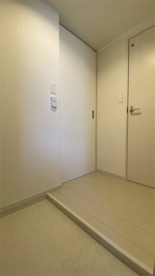 リブリ・MMK 玄関