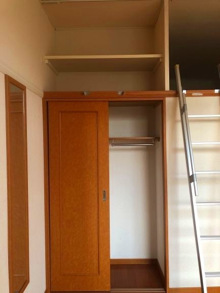 レオパレスブライトサニーハウス クローゼット