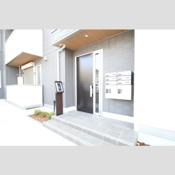 ラリュール南花畑 エントランス