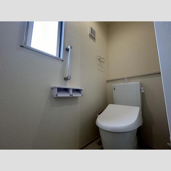 リーブルファイン松戸大金平201号室 トイレ
