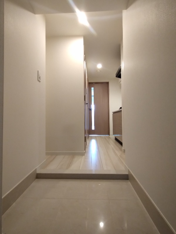 Rising place 西浅草 玄関