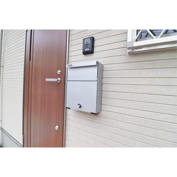 Casa　CharisseB号室 エントランス