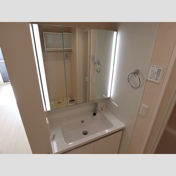 グリーンハウス102号室 洗髪洗面化粧台・室内洗濯機置き場