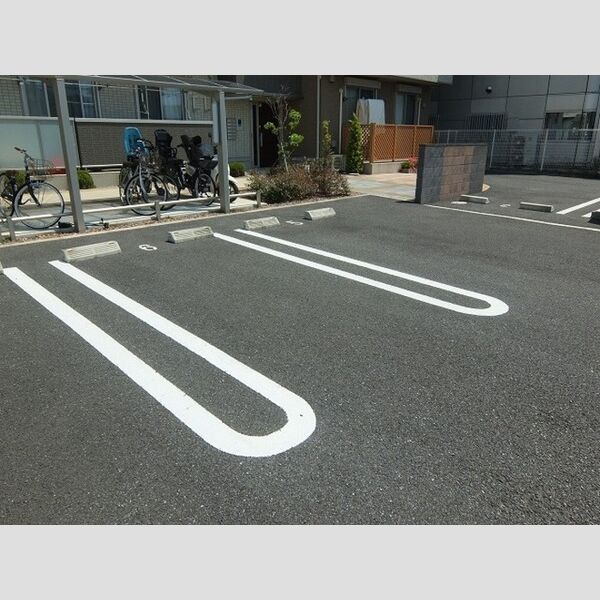 セレーソエステート 駐車場