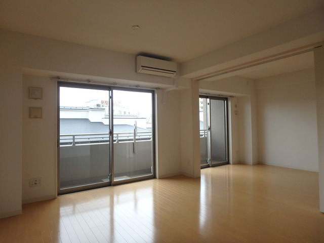 トレゾア リビング