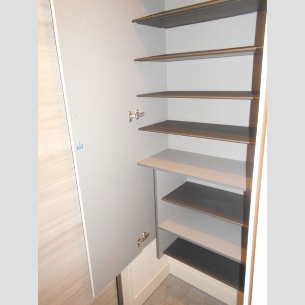 メゾン茶々106号室 玄関