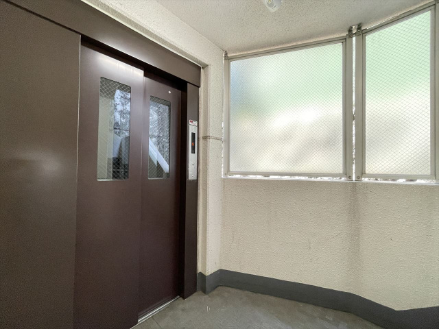 スカイコート子安402号室 エレベーター