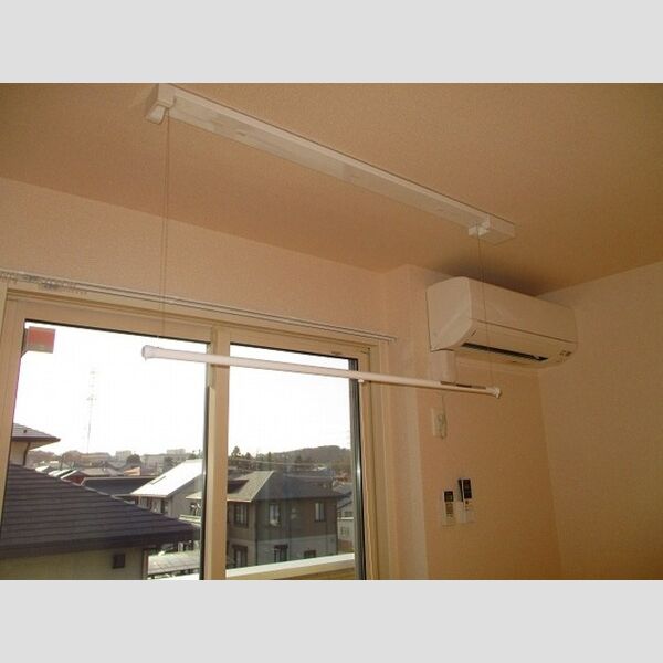 シュエット302号室 室内物干し