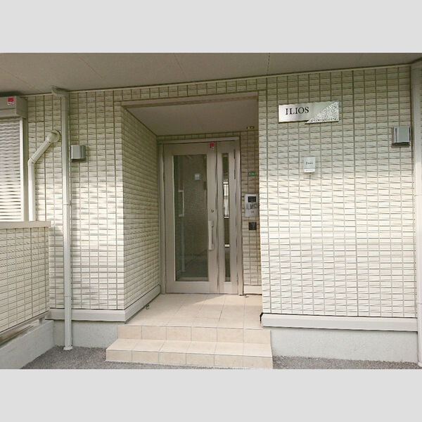 イリオス302号室 エントランス