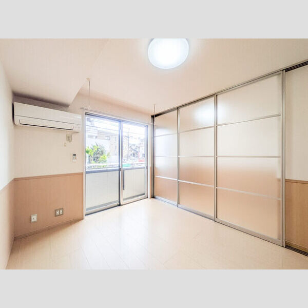 トレビナ中浦和103号室 LDK