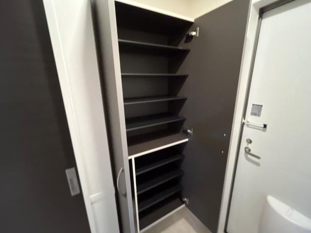 川口市大字道合字久保前　アパート新築工事 下駄箱（イメージ）