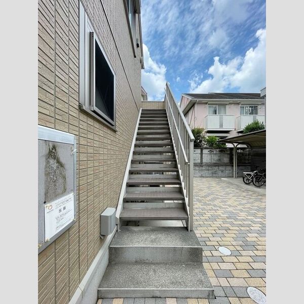 オアーゼ107号室 階段