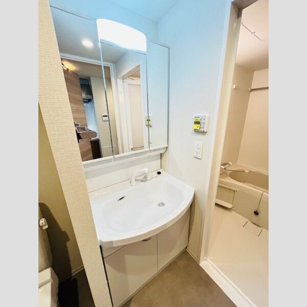 ファンディ平塚506号室 洗髪洗面化粧台