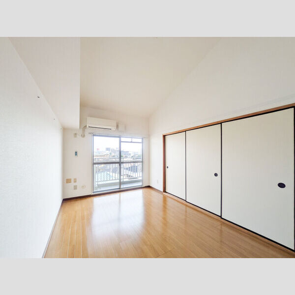 コーポレート美原 リビング