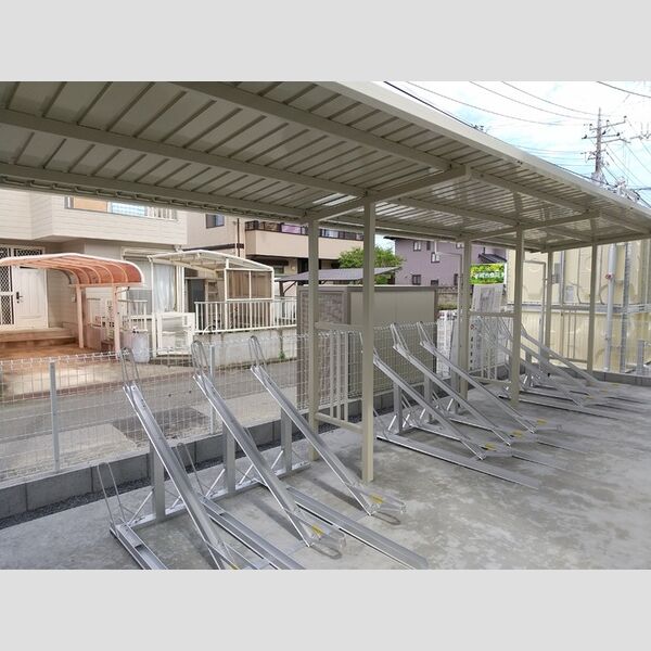 アイリス 駐輪場