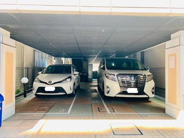 アーバンヒルズ2階 駐車場