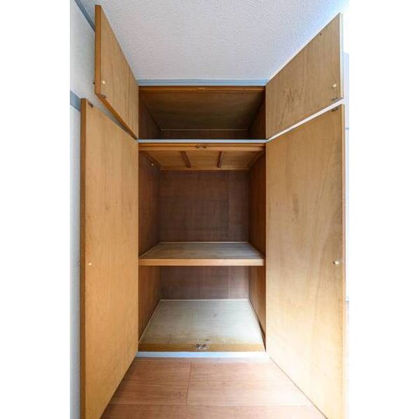 ホワイトハウスⅡ0105号室 収納