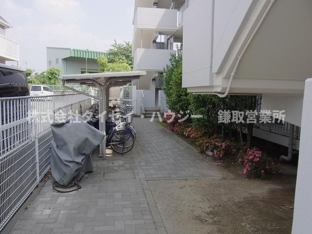 ファミーユ浜野0105号室 自転車置き場もあります