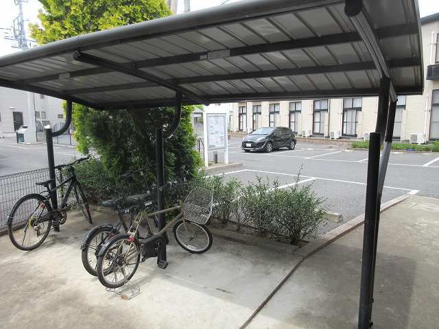 レオパレスアンソレイユ210号室 駐輪場