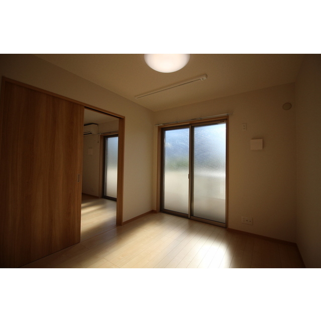 アムール East リビング