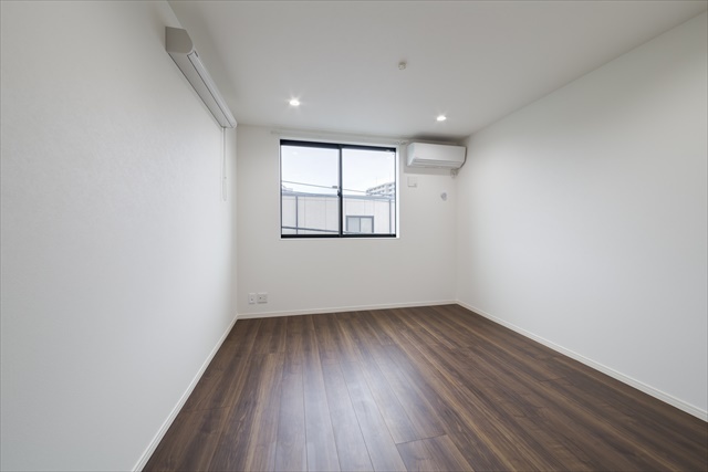 Ｐｌａｔｉｎｕｍ　Ｃｏｕｒｔ　ＥａｓｔⅡ3階 エアコン　ネット無料