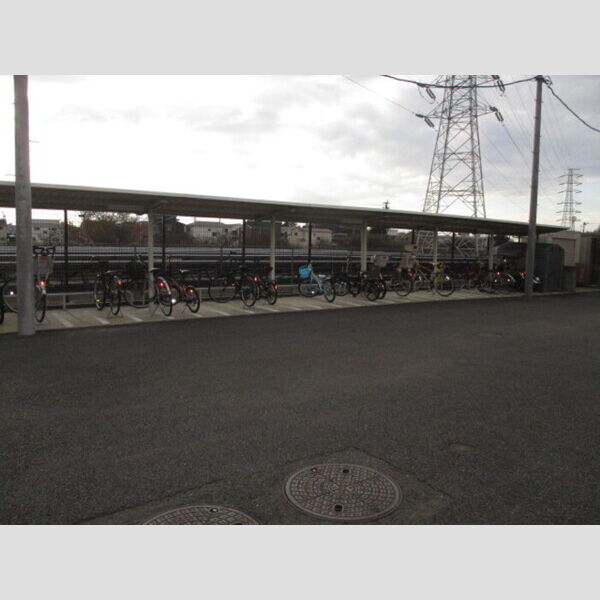 K・ファミリア201号室 駐輪場