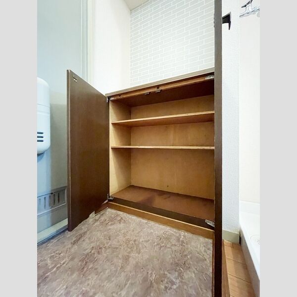 メゾンブランシュ101号室 シューズボックス