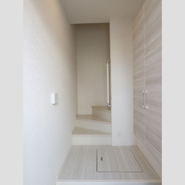 フェリーチェ　B棟201号室 玄関