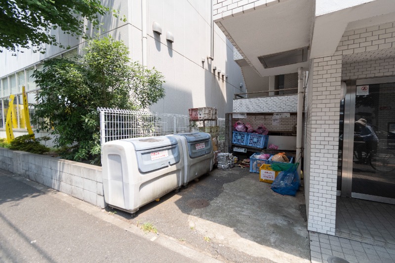 スカイコート府中2階 ゴミ置場
