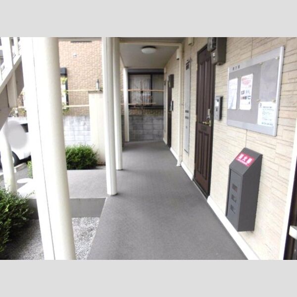 エーデル・ハイム103号室 共用廊下