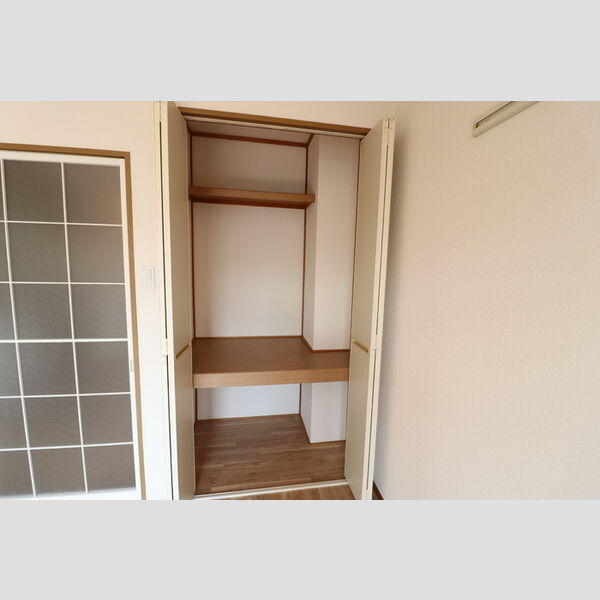 コートグレイス 物入