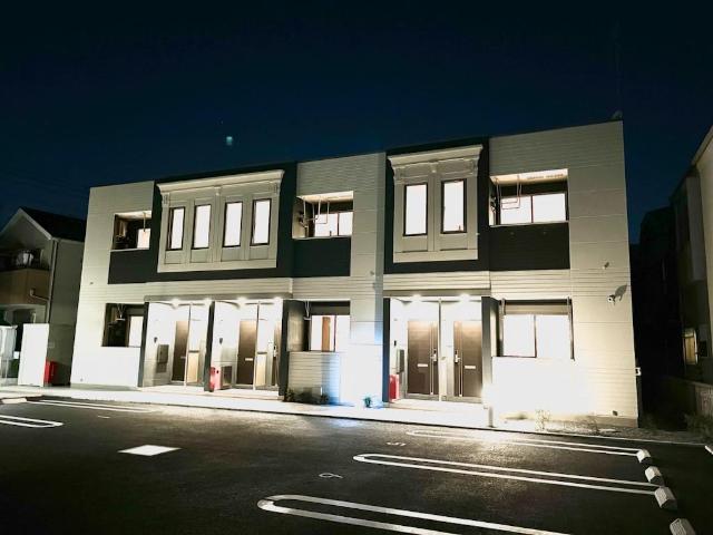 エテルノ 外観写真（夜）